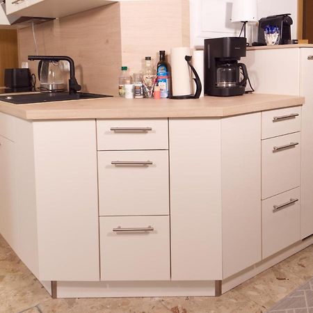 Bohnapartments Elisa - Wohlfuehlapartment Mit 2 Gratis Parkplaetzen Und 3 Schlafzimmern - Wlan - Vollausstattung Ерфурт Екстериор снимка