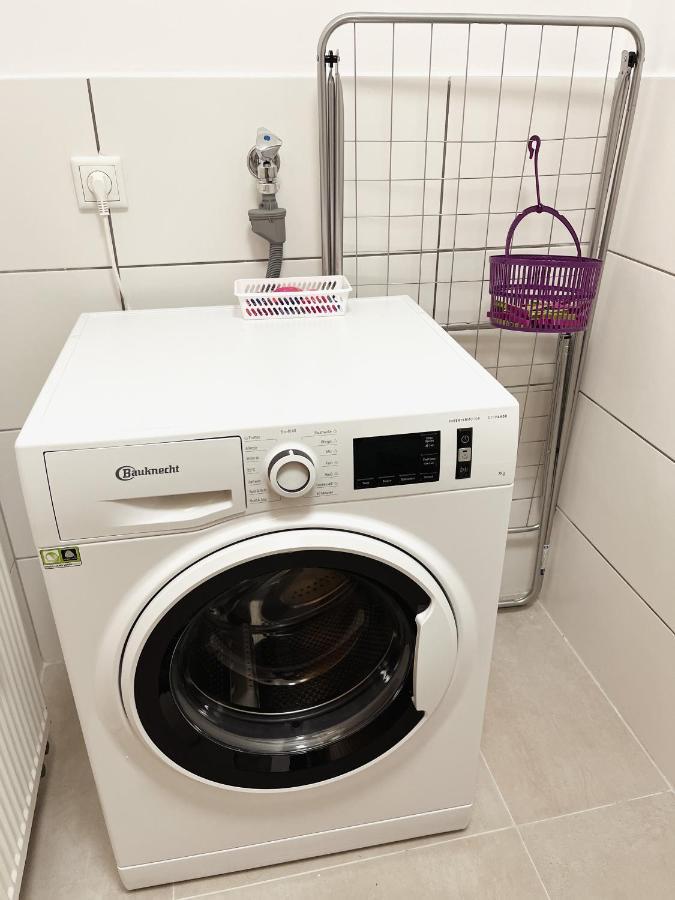 Bohnapartments Elisa - Wohlfuehlapartment Mit 2 Gratis Parkplaetzen Und 3 Schlafzimmern - Wlan - Vollausstattung Ерфурт Екстериор снимка
