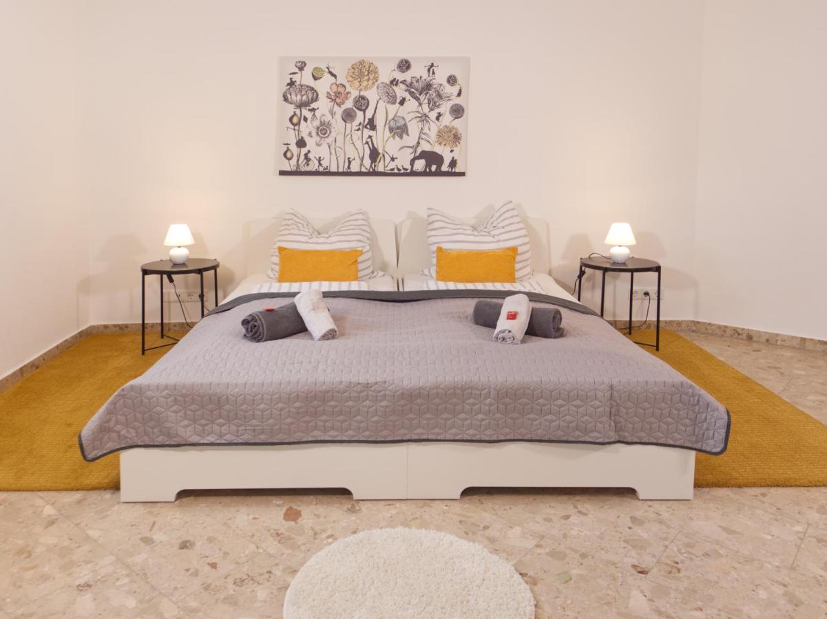 Bohnapartments Elisa - Wohlfuehlapartment Mit 2 Gratis Parkplaetzen Und 3 Schlafzimmern - Wlan - Vollausstattung Ерфурт Екстериор снимка