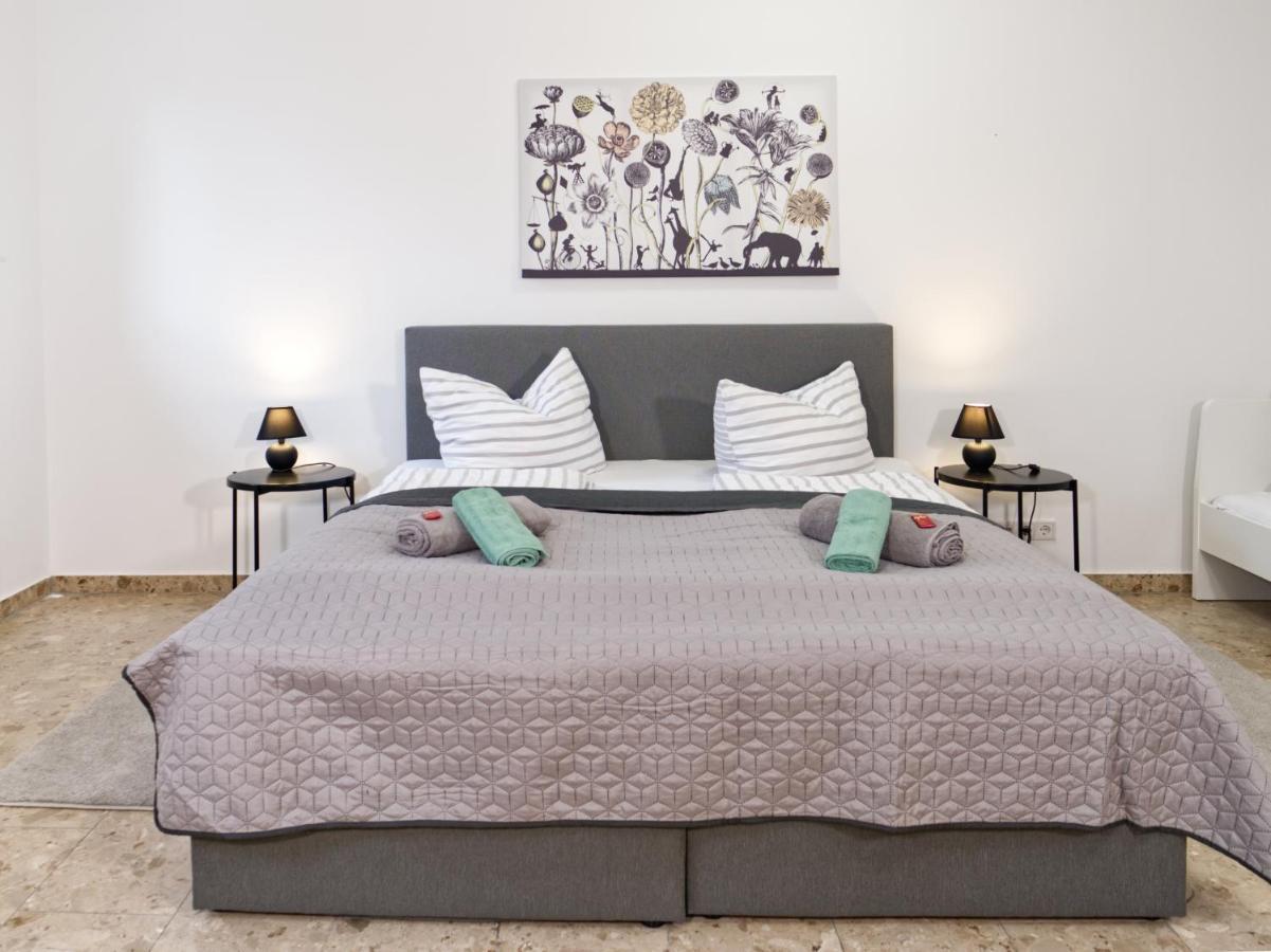 Bohnapartments Elisa - Wohlfuehlapartment Mit 2 Gratis Parkplaetzen Und 3 Schlafzimmern - Wlan - Vollausstattung Ерфурт Екстериор снимка