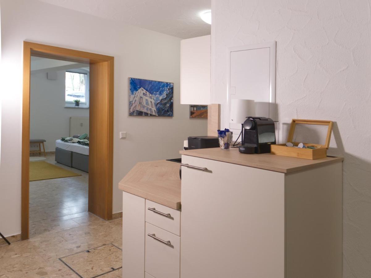 Bohnapartments Elisa - Wohlfuehlapartment Mit 2 Gratis Parkplaetzen Und 3 Schlafzimmern - Wlan - Vollausstattung Ерфурт Екстериор снимка