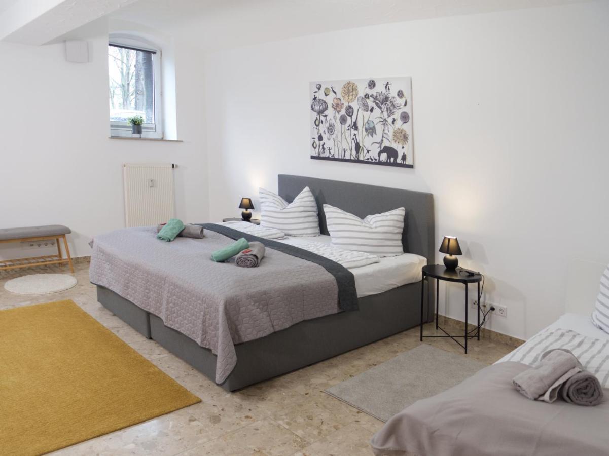 Bohnapartments Elisa - Wohlfuehlapartment Mit 2 Gratis Parkplaetzen Und 3 Schlafzimmern - Wlan - Vollausstattung Ерфурт Екстериор снимка