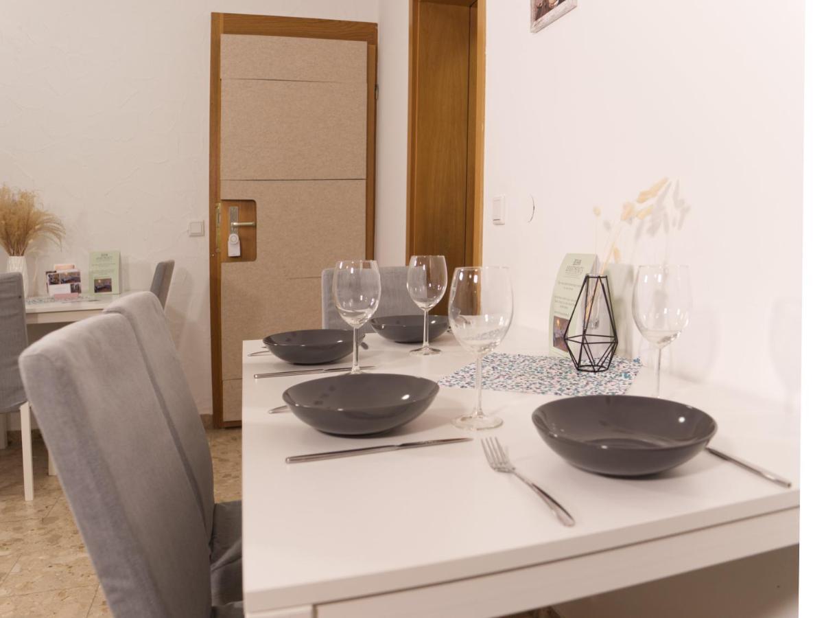 Bohnapartments Elisa - Wohlfuehlapartment Mit 2 Gratis Parkplaetzen Und 3 Schlafzimmern - Wlan - Vollausstattung Ерфурт Екстериор снимка