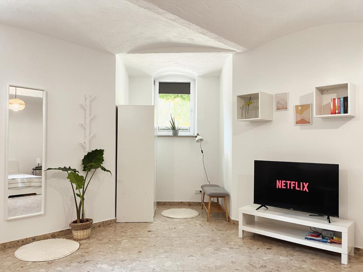 Bohnapartments Elisa - Wohlfuehlapartment Mit 2 Gratis Parkplaetzen Und 3 Schlafzimmern - Wlan - Vollausstattung Ерфурт Екстериор снимка